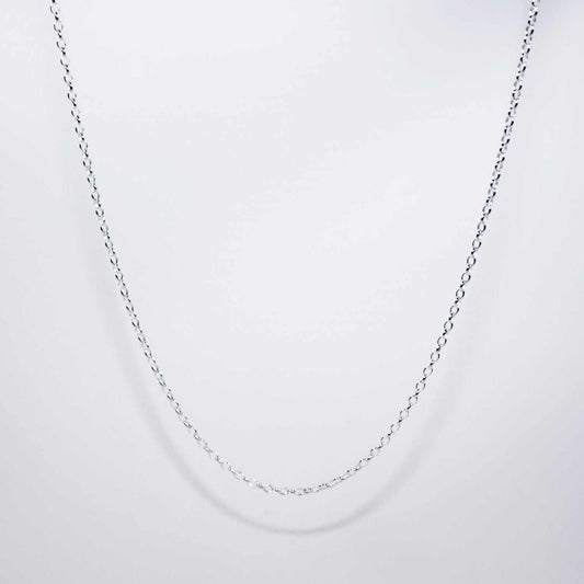 Oval belcher chain in Sterling Silver with a fine, polished finish and closely linked oval-shaped loops